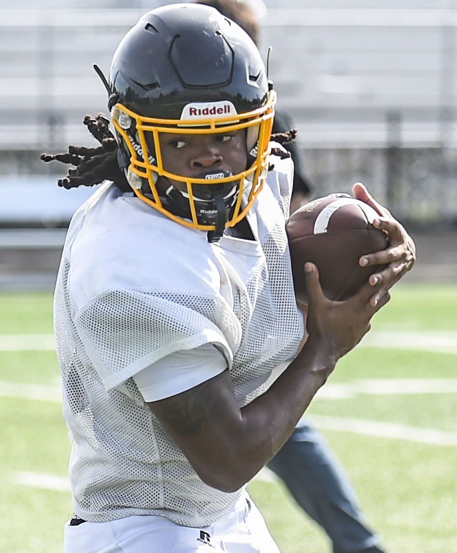 082019-qct-spt-bett football-02.jpg